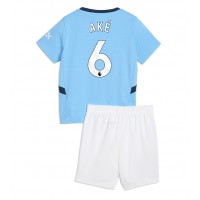 Camiseta Manchester City Nathan Ake #6 Primera Equipación para niños 2024-25 manga corta (+ pantalones cortos)